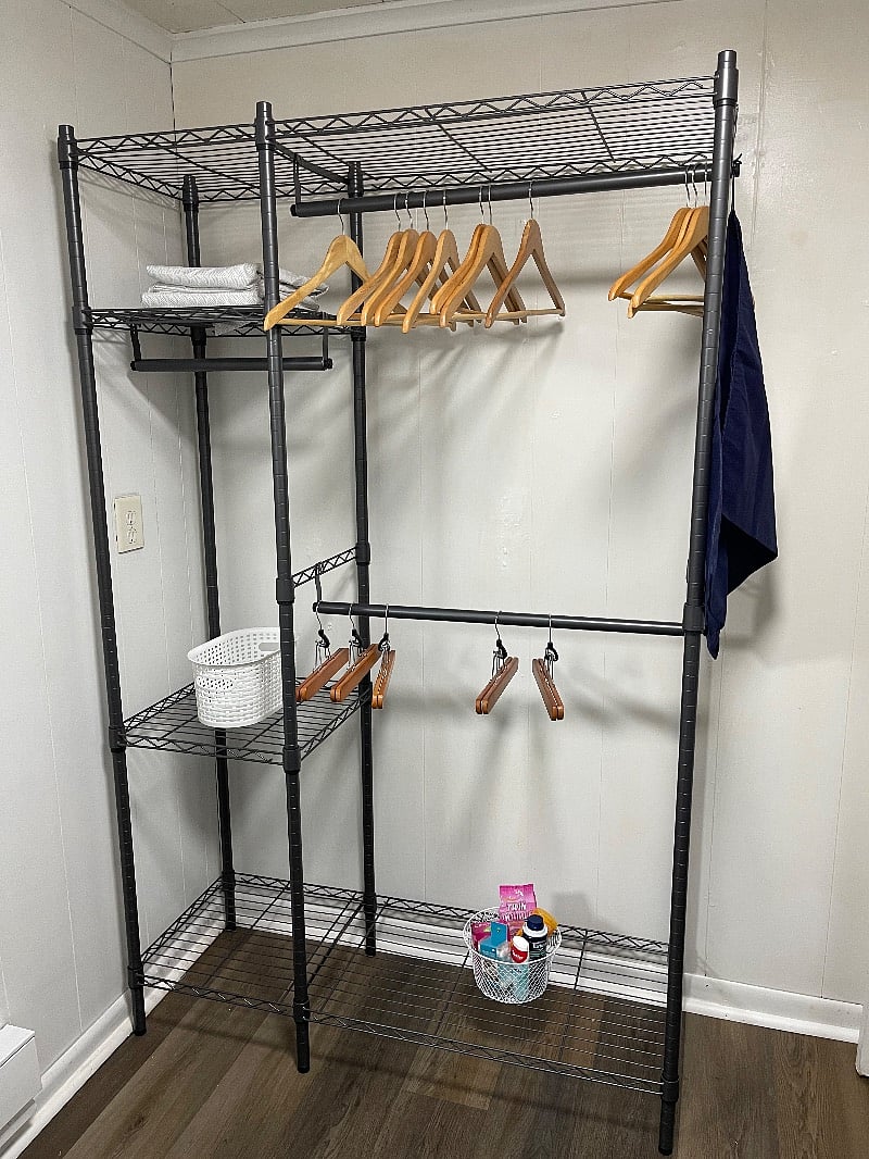 Clothing rack