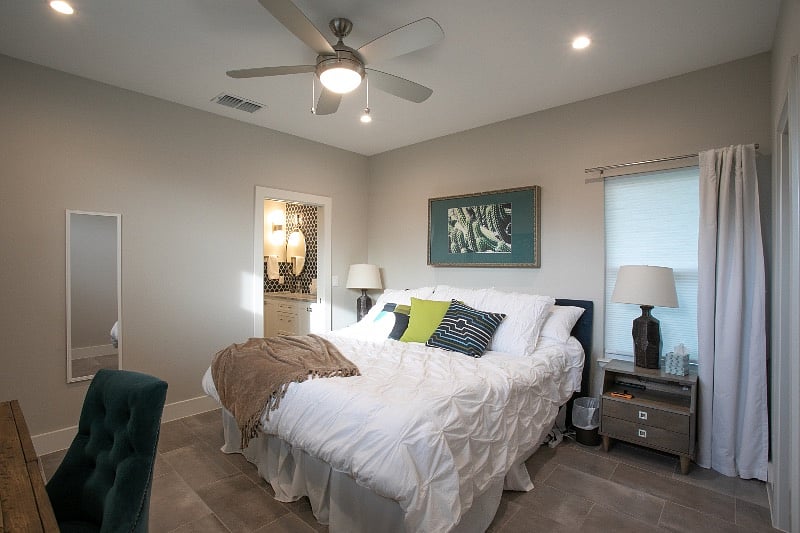 Upstairs primary bedroom w 2 closets - king size adjustable bed
