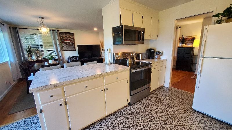 Furnished Finder property 389235_1 photo 15