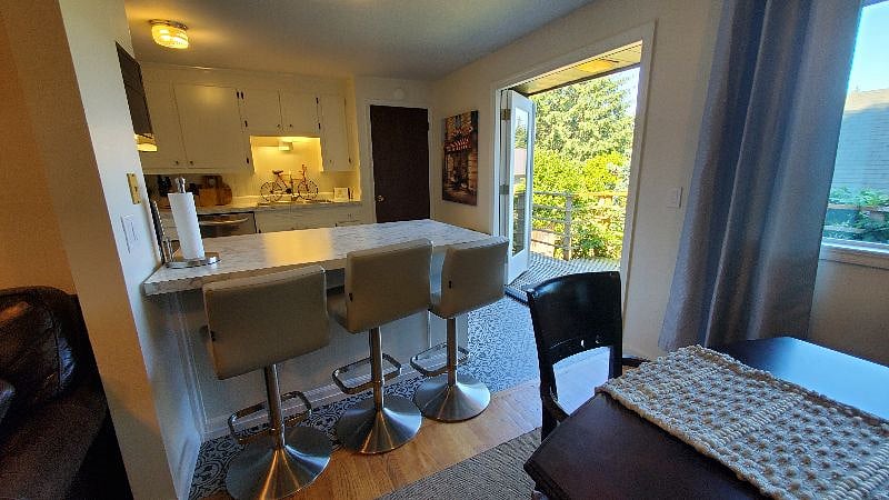 Furnished Finder property 389235_1 photo 11