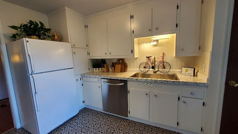 Furnished Finder property 389235_1 photo 13