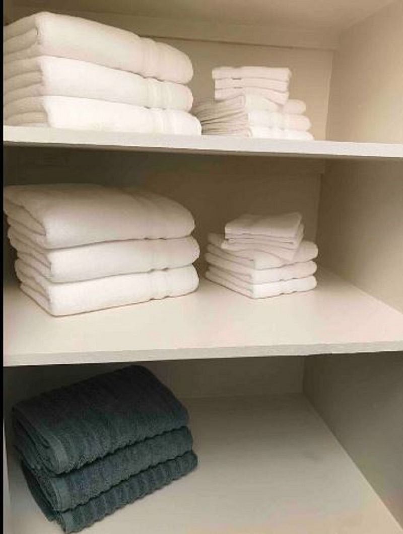 Lots of fluffy towels