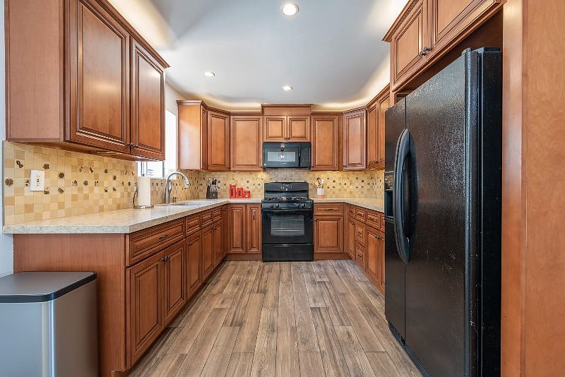 Furnished Finder property 389354_1 photo 18