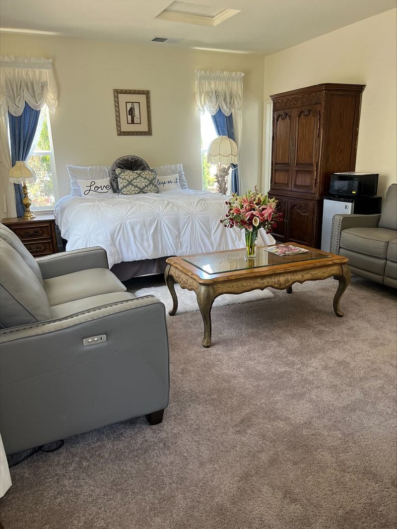 Furnished Finder property 389385_1 photo 1
