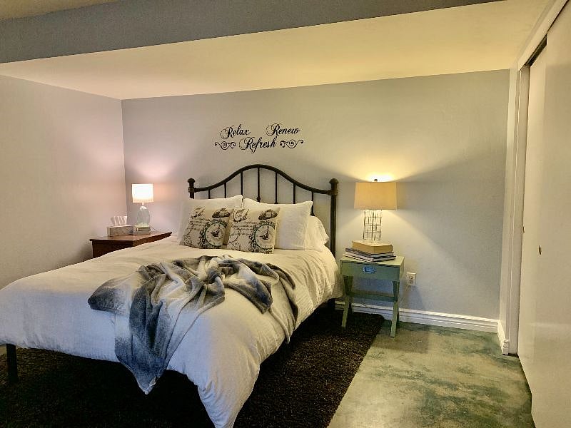 Very nice large bedroom with lots of light from window - very private.
ful