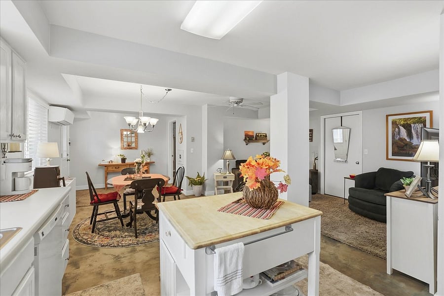 Furnished Finder property 389415_1 photo 16