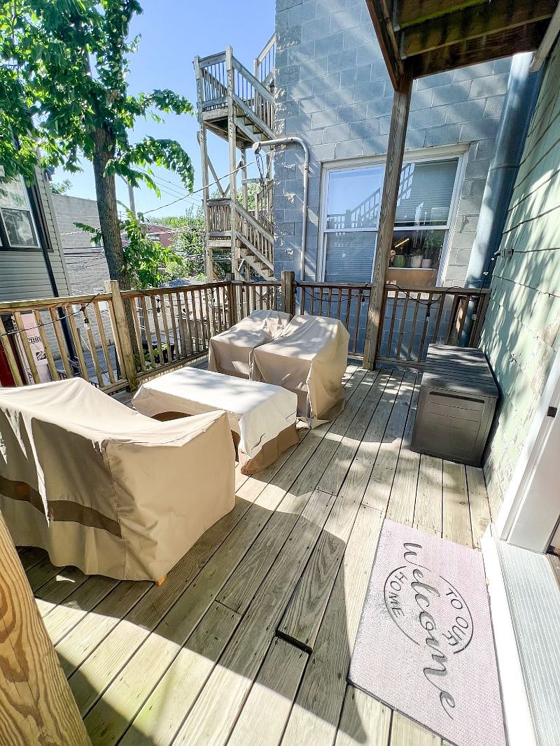 Private deck off the back off the kitchen