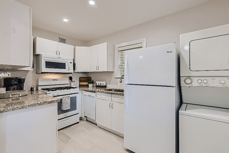 Furnished Finder property 389498_1 photo 10