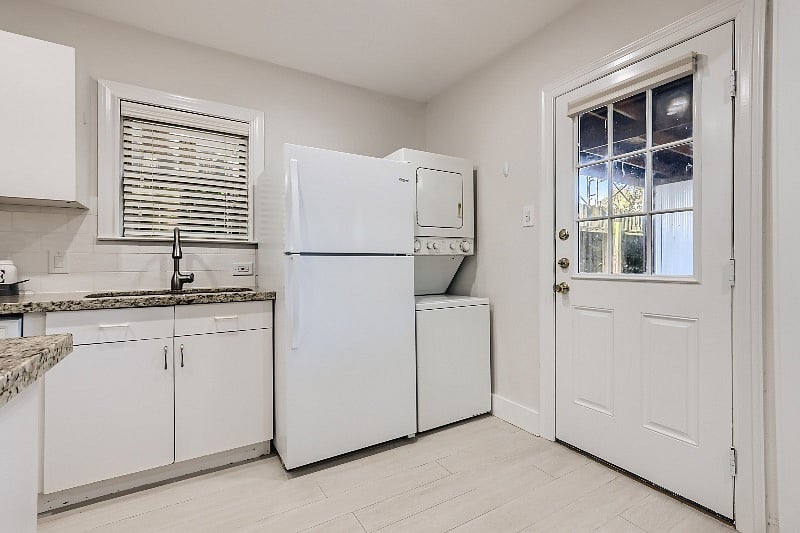 Furnished Finder property 389498_1 photo 12