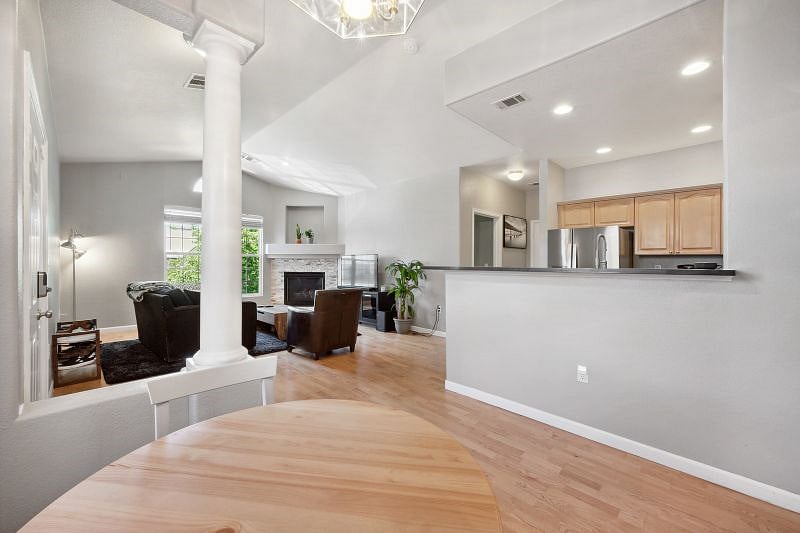 Furnished Finder property 389556_1 photo 5