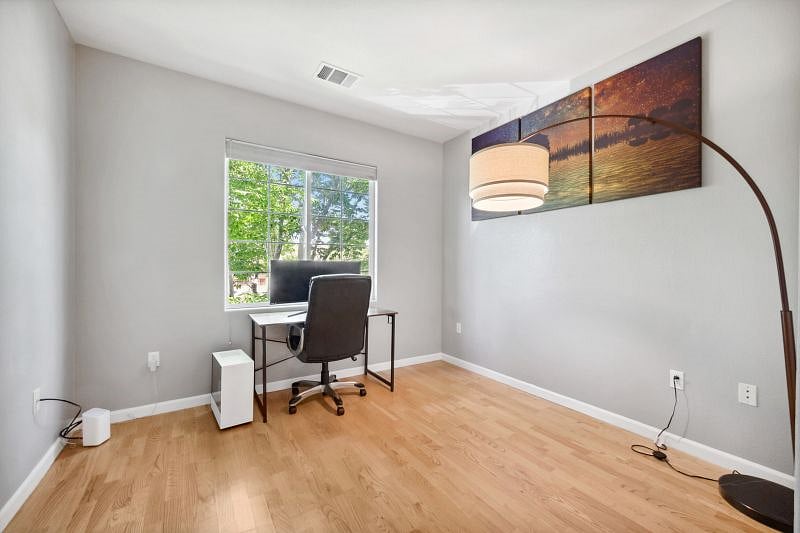 Furnished Finder property 389556_1 photo 10