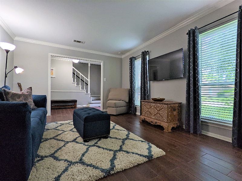 Shared space: Second lounge living room with Smart TV 