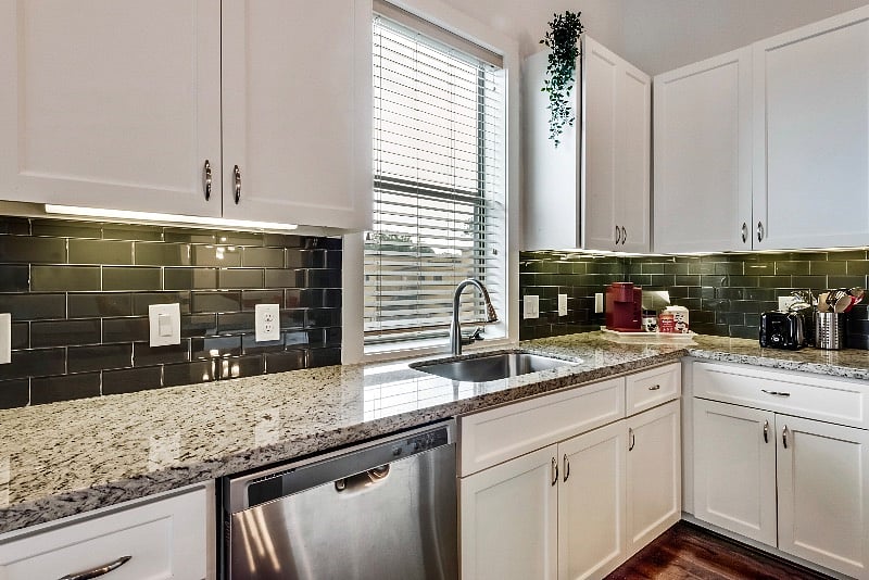 Furnished Finder property 389699_1 photo 14