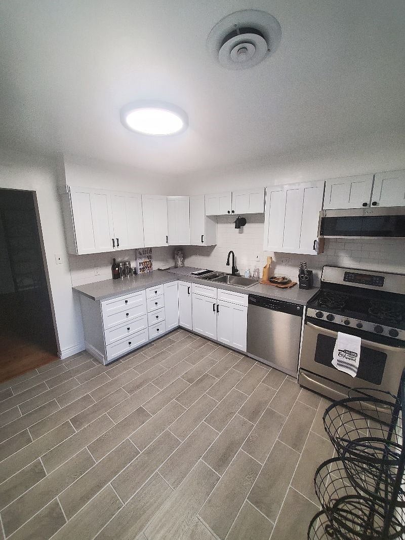 Furnished Finder property 389701_1 photo 3