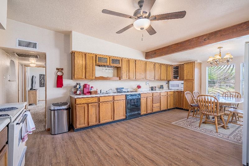 Furnished Finder property 389730_1 photo 17
