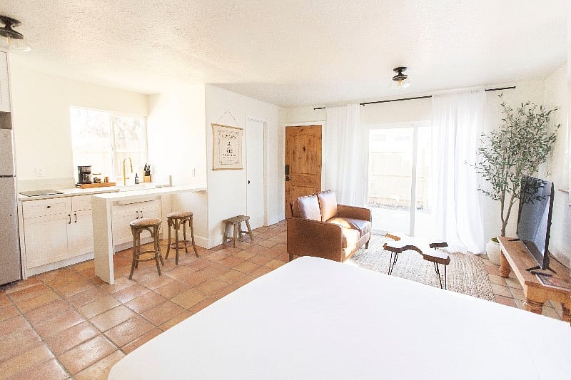 Furnished Finder property 389781_1 photo 3