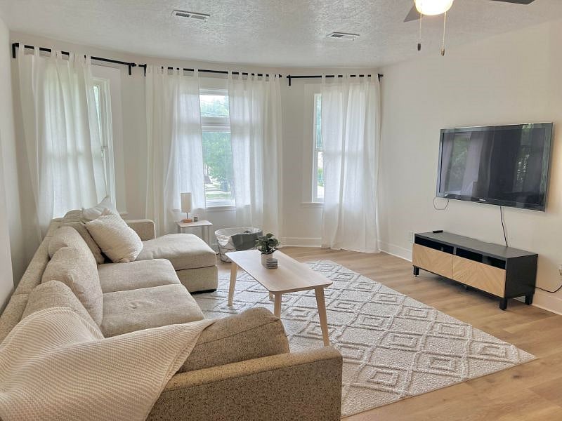Furnished Finder property 389803_1 photo 3
