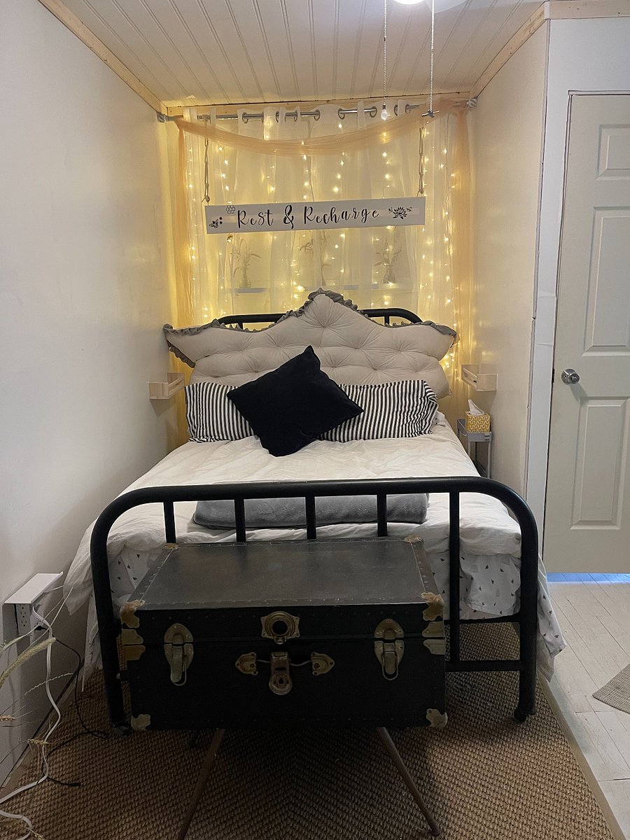 Upstairs Bedroom 1
