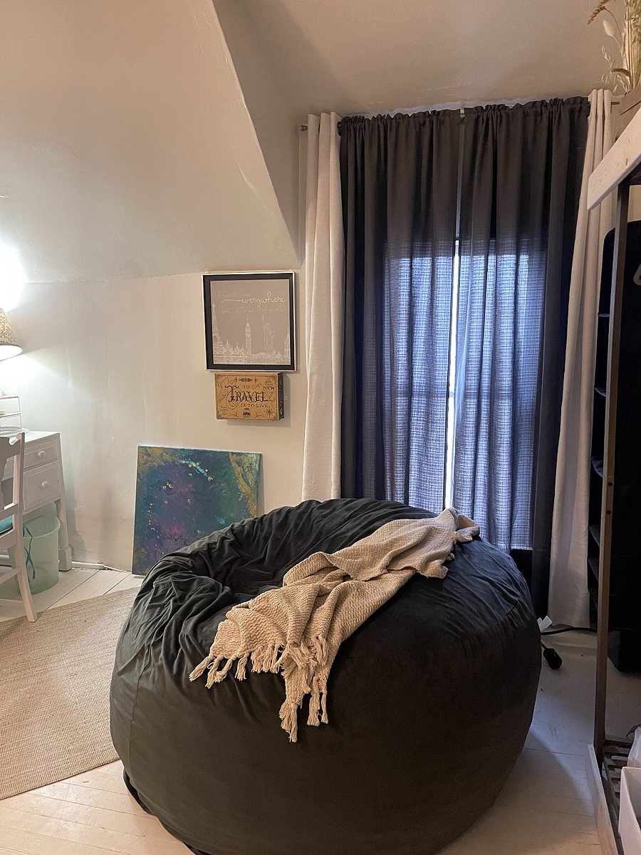 Upstairs Bedroom 1