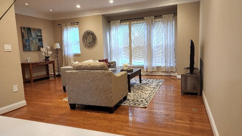 2nd floor Living room