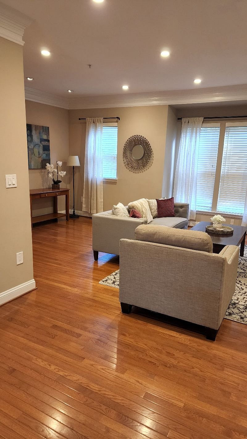 2nd floor Living room