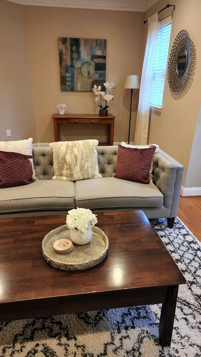 2nd floor Living room