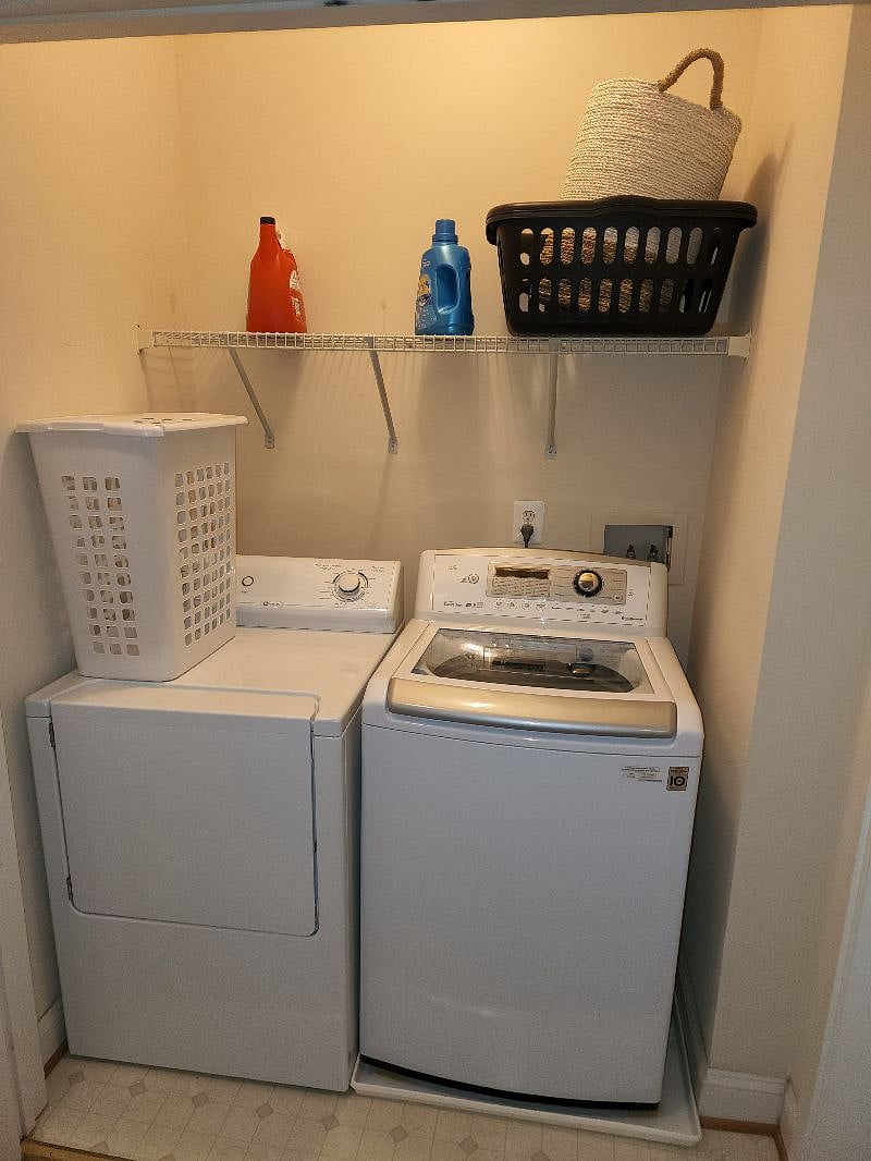 Washer/Dryer (On 3rd floor)