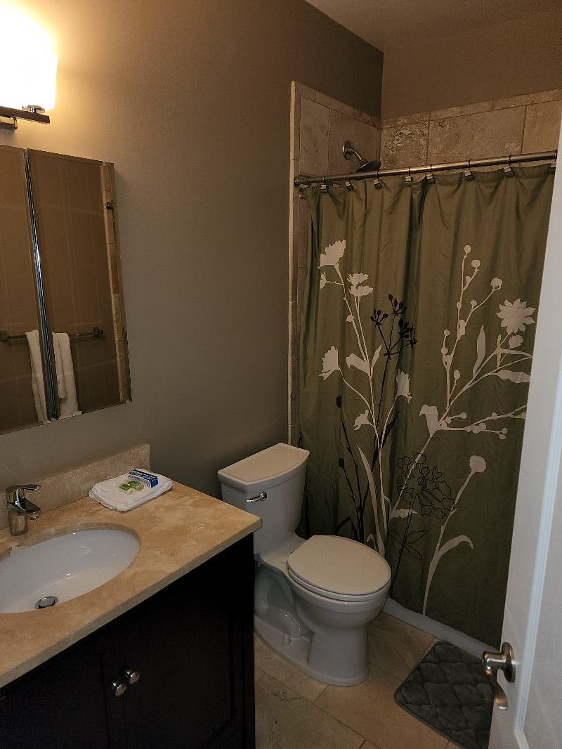 Shared Guest bathroom (between  Guest Bedroom #1 & Bedroom #2)