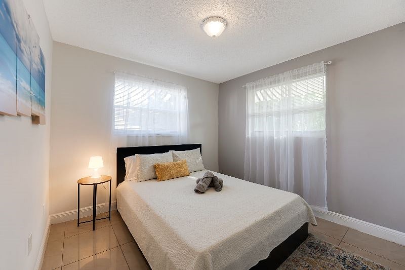 Furnished Finder property 389880_1 photo 14