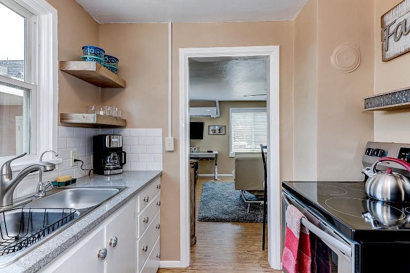 Furnished Finder property 389905_1 photo 12