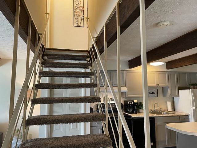 Furnished Finder property 390002_1 photo 12
