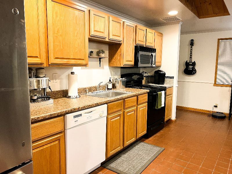 Furnished Finder property 390036_2 photo 6