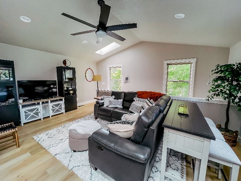 Furnished Finder property 390044_1 photo 3