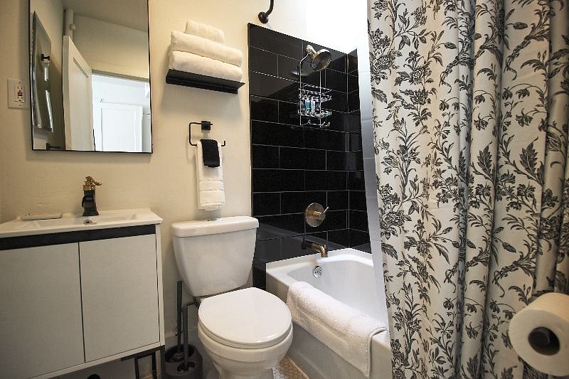 Furnished Finder property 390091_2 photo 7