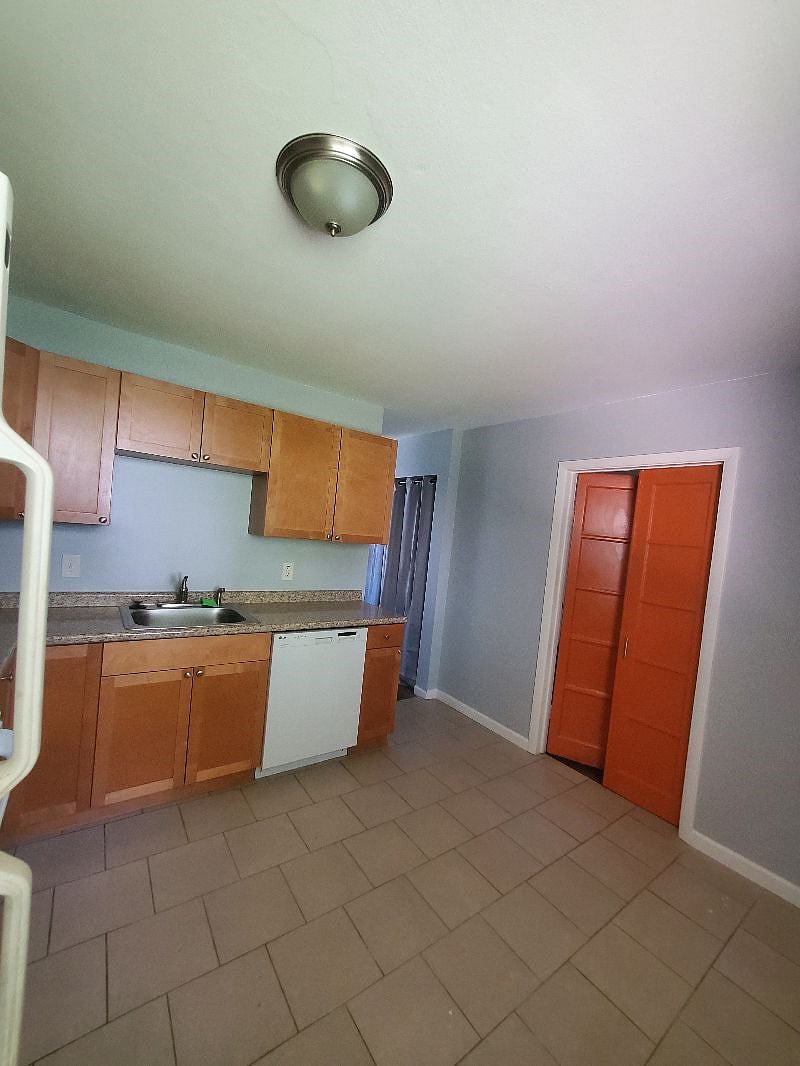 Furnished Finder property 390111_1 photo 5