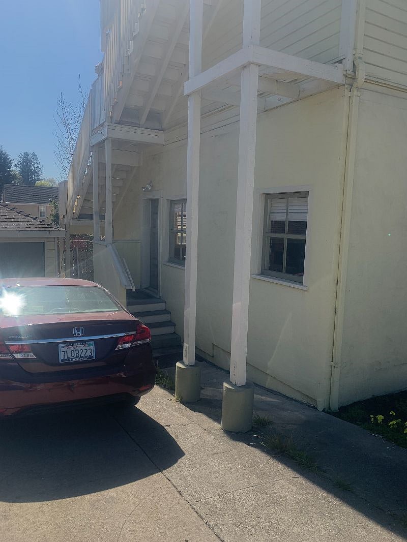 Driveway (off-street parking) right beside unit entry
