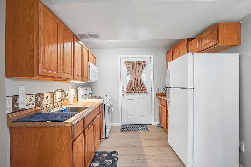 Furnished Finder property 390127_1 photo 4