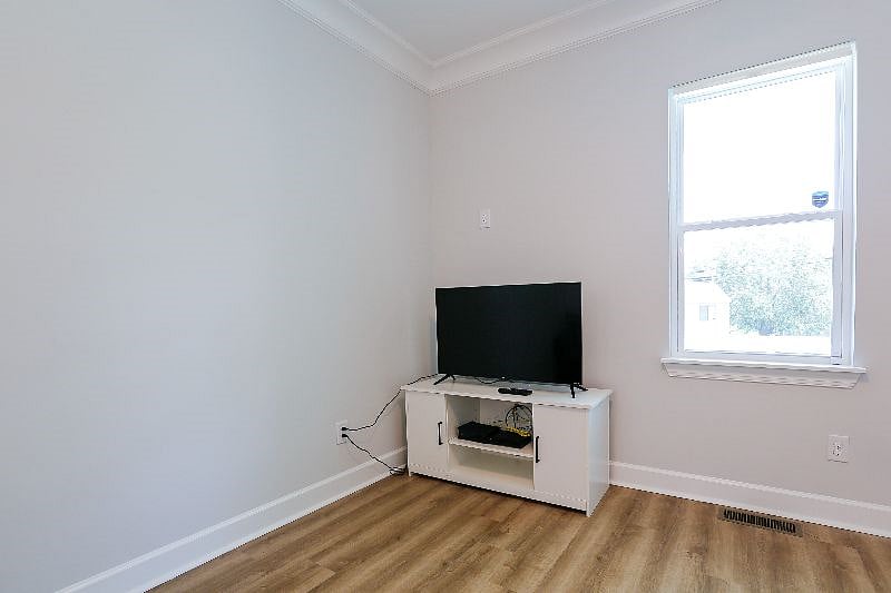 Furnished Finder property 390137_1 photo 3