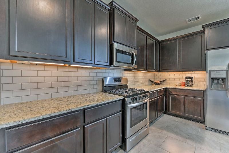 Furnished Finder property 390188_1 photo 6