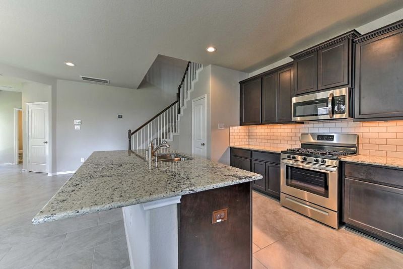 Furnished Finder property 390188_1 photo 20