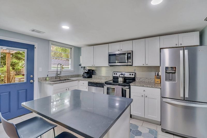 Furnished Finder property 390384_2 photo 9