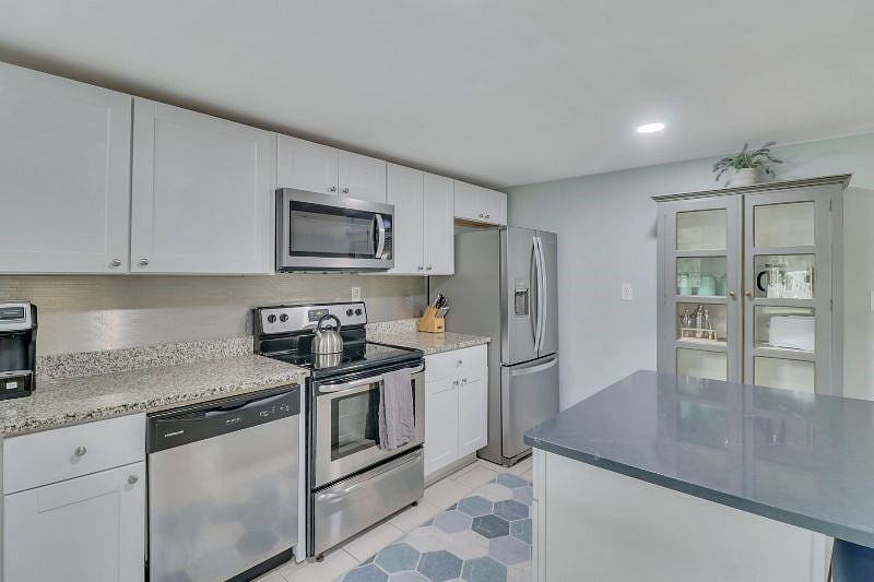 Furnished Finder property 390384_2 photo 10