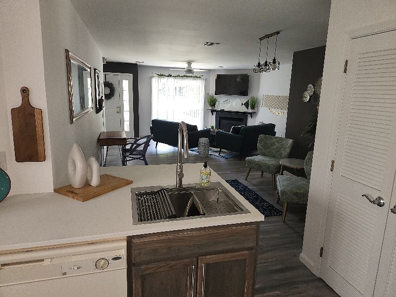 Furnished Finder property 390430_2 photo 10