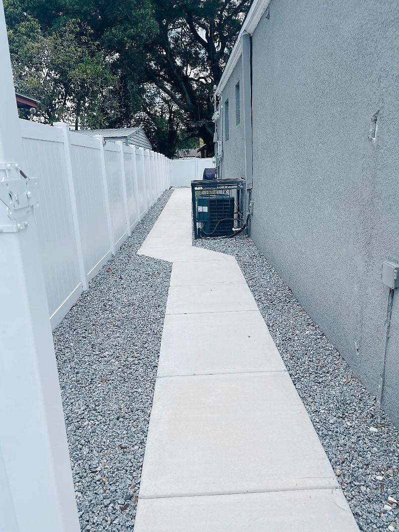 Casita entrance walkway