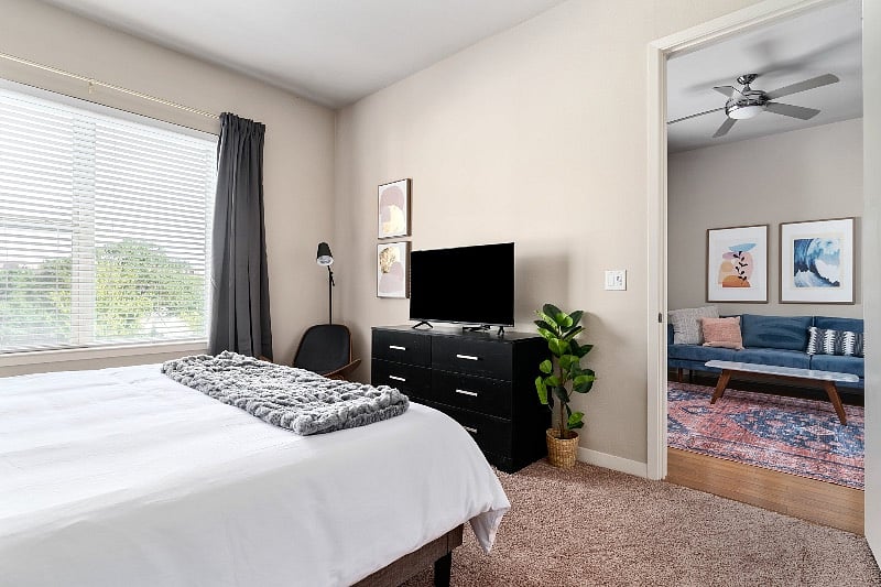 Furnished Finder property 390556_3 photo 9