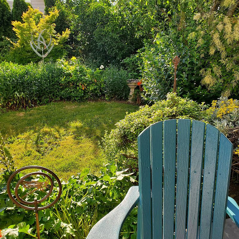 SECLUDED & QUIET SCULPTURE GARDEN