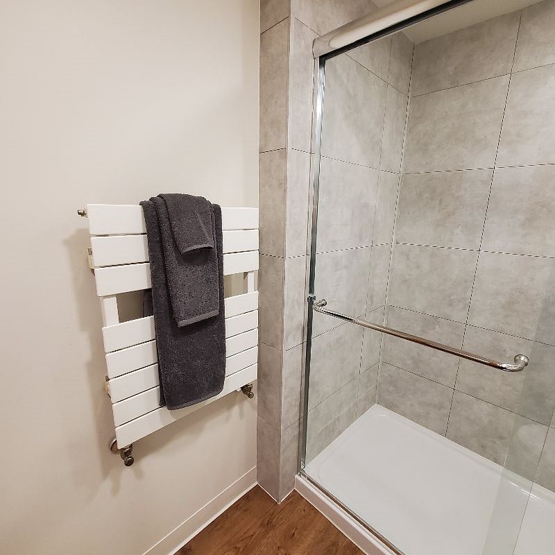TOWEL HEATER - PRIVATE EN SUITE GUEST BATHROOM