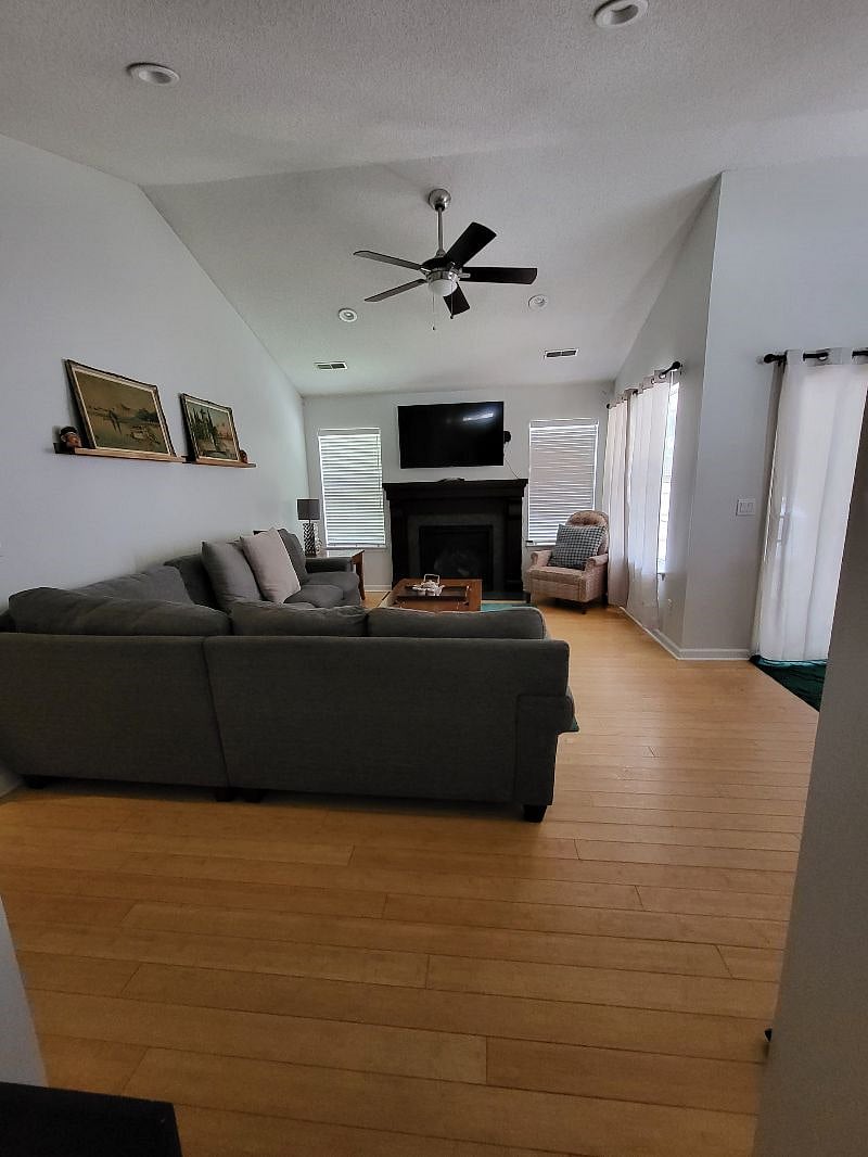 Furnished Finder property 390772_1 photo 1