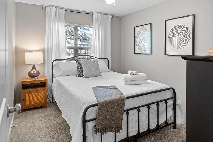 Bedroom 3 | Queen Bed