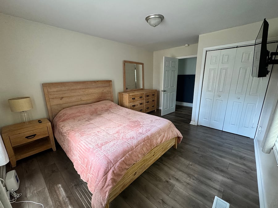 Second bedroom (1st guest room)